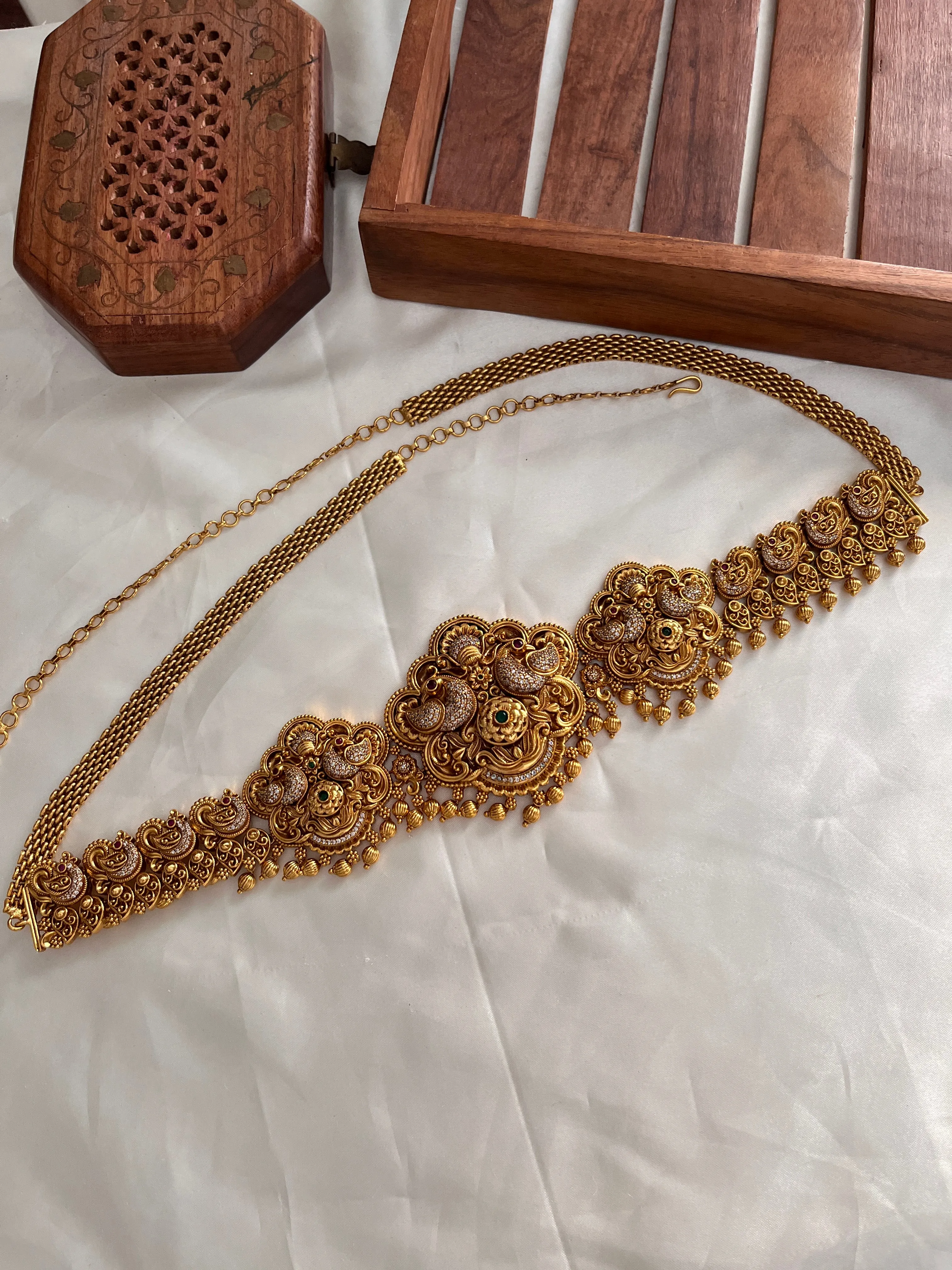 AD peaccok hip chain V130