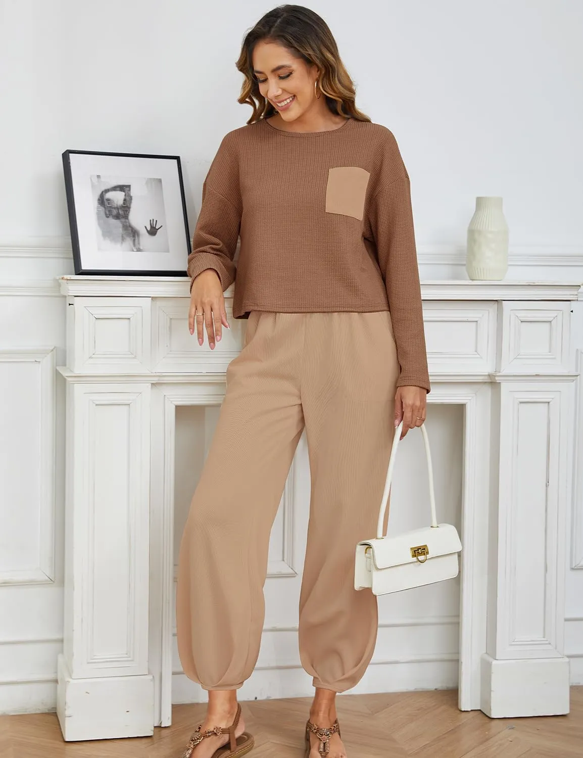 FANCYINN 2 Piece Sweatsuit Set Cropped Sweatshirt Pullover Tops High Waisted Pants Tracksuit Pockets Sweatsuit Sets