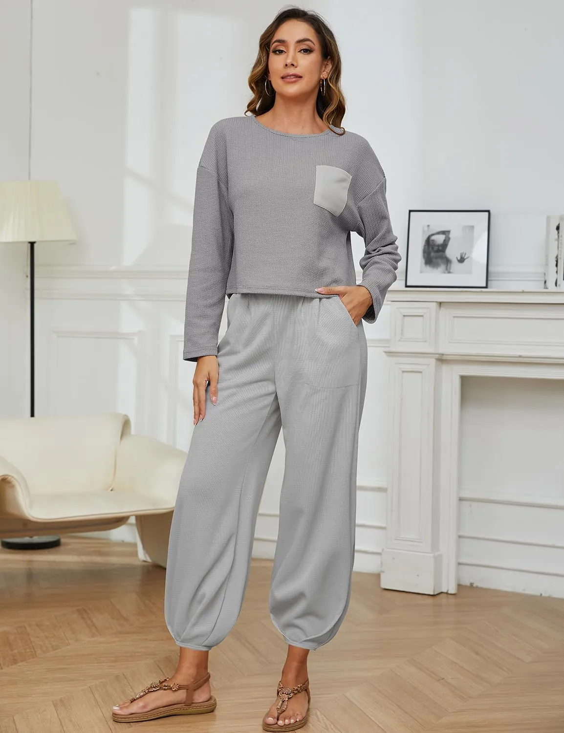 FANCYINN 2 Piece Sweatsuit Set Cropped Sweatshirt Pullover Tops High Waisted Pants Tracksuit Pockets Sweatsuit Sets