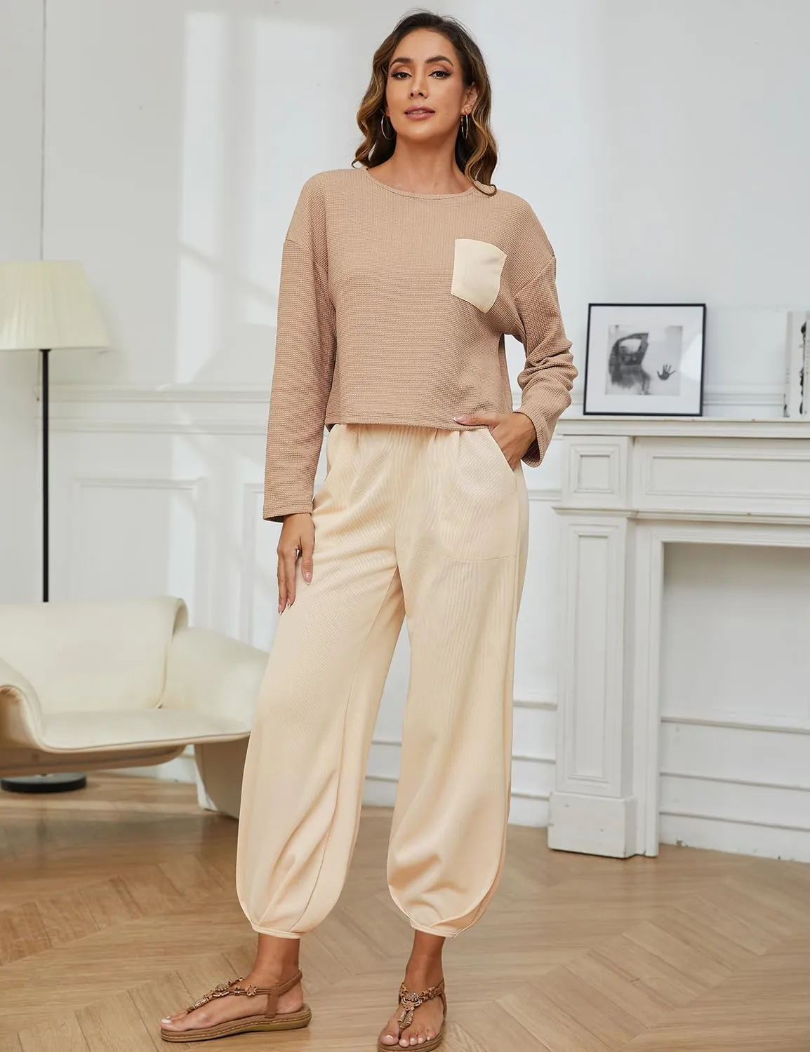 FANCYINN 2 Piece Sweatsuit Set Cropped Sweatshirt Pullover Tops High Waisted Pants Tracksuit Pockets Sweatsuit Sets